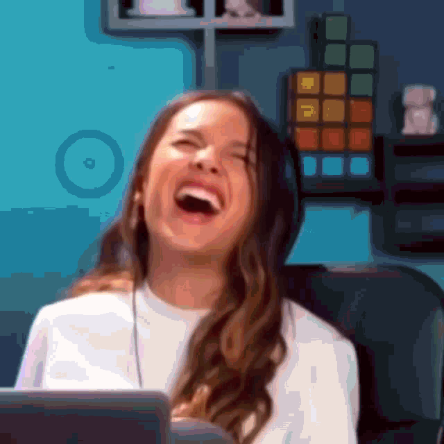 Olivia Rodrigo Laughing GIF - Olivia Rodrigo Laughing GIFs