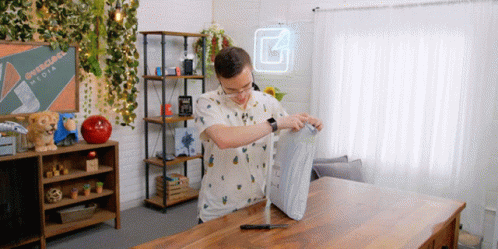 Opening A Package Austin Evans1 GIF - Opening A Package Austin Evans1 Open GIFs
