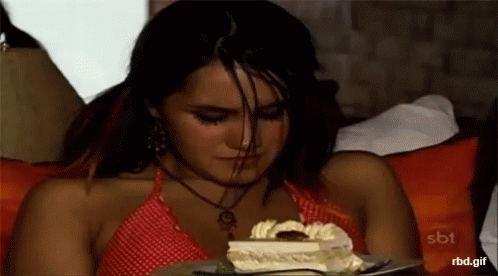 Roberta Pardo T01e04 GIF - Roberta Pardo T01e04 Stress Eating Cake GIFs