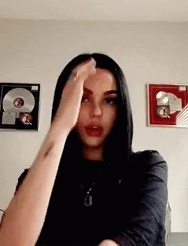 Maggie Lindemann GIF - Maggie Lindemann Fix Hair GIFs