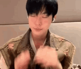 Doyoung Listening Nct GIF - Doyoung Listening Nct Nct 127 GIFs