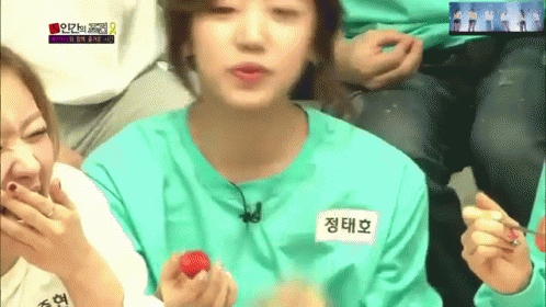 에이핑크 딸기 GIF - Strawberry Apink Korean GIFs