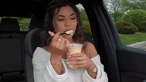 Steph Pappas Wendys GIF - Steph Pappas Wendys Orange Dreamsicle Frosty GIFs