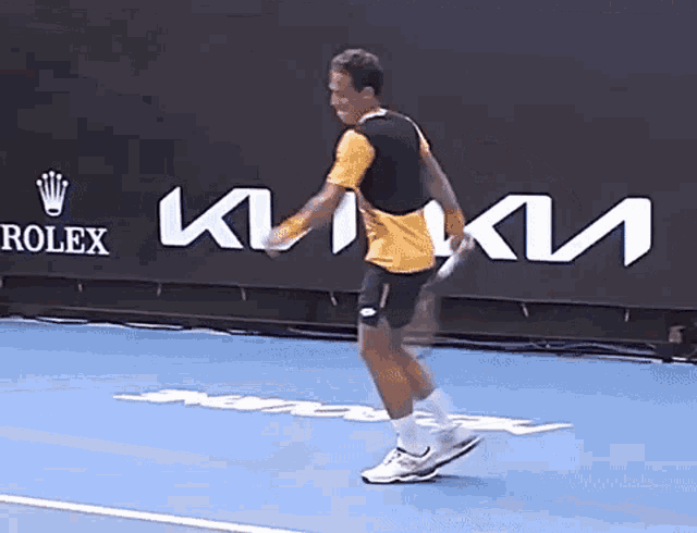 Roberto Carballes Baena Racquet Smash GIF - Roberto Carballes Baena Racquet Smash Tennis Racket GIFs