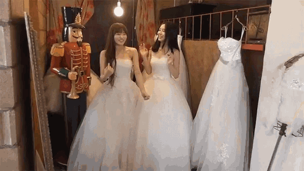 Wave Wedding Dress GIF - Wave Wedding Dress Dress Up GIFs