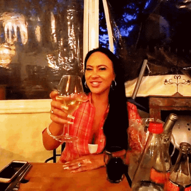 Cheers Mariah Milano GIF - Cheers Mariah Milano Dinner With Mariah GIFs