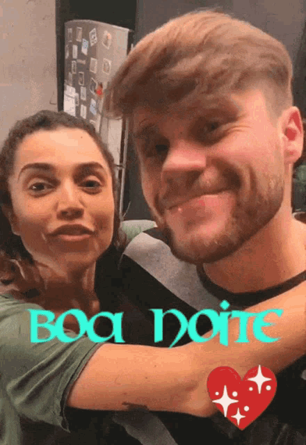 a man and a woman are posing for a picture with the words boa noite written in blue