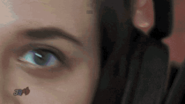 Jessy Quil Stare GIF - Jessy Quil Stare Looking GIFs