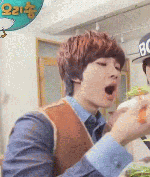 Lee Jeongmin Eating GIF - Lee Jeongmin Eating Yum GIFs
