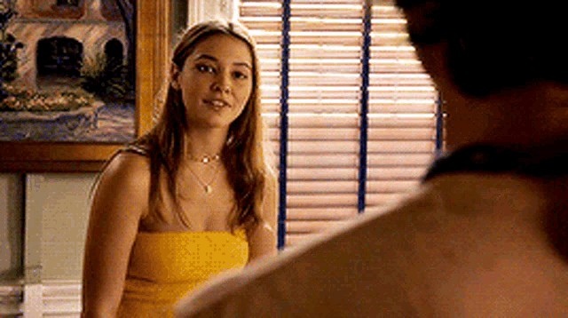 Madelyn Cline GIF - Madelyn Cline Outer GIFs