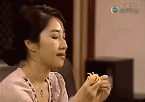 Esther Kwan Quan Vịnh Hà GIF - Esther Kwan Quan Vịnh Hà Eating GIFs