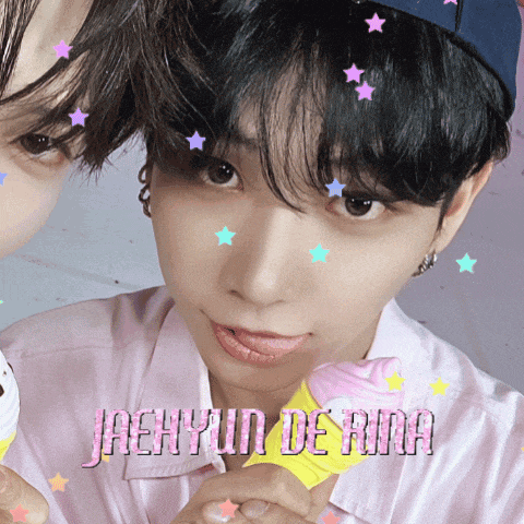 a close up of a person 's face with jaehyun de ara written in pink