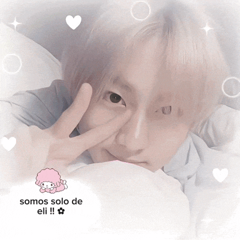 a picture of a person with the words somos solo de eli written below it