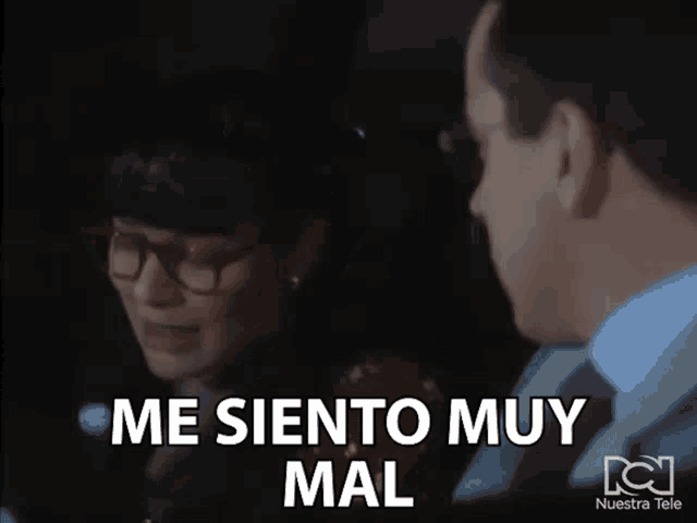 a man and a woman are talking and the man says me siento muy mal in spanish