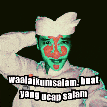 a picture of a man with a green face and the words waalaikumsalam buat yang ucap salam