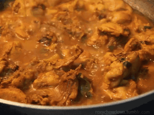 a close up of a pot of chicken stew with the website roxychowdown.tumblr.com visible