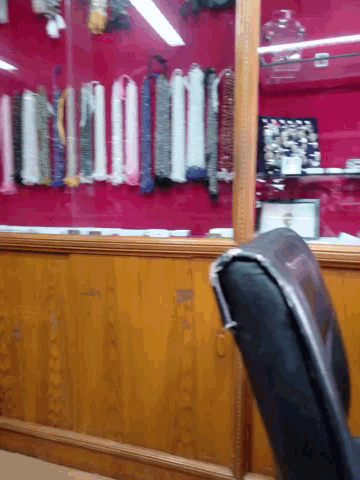Jewels Store GIF - Jewels Store Chair GIFs