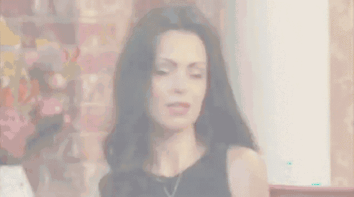 'Too Pretty To Work' Laura Describes The Trauma Of The Situation GIF - Laure Fernee GIFs