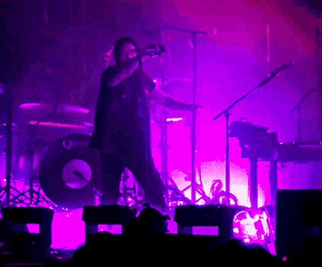 Trent Reznor Nine Inch Nails GIF - Trent Reznor Nine Inch Nails Dance GIFs