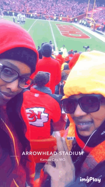 arrowhead stadium kansas city mo is shown on a screen