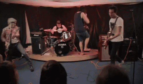 a drum set that says ' eterna ' on it