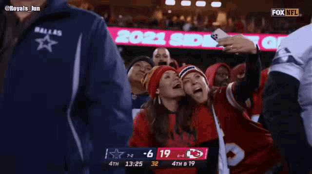 a fox nfl broadcast of a football game between the dallas cowboys and the chiefs