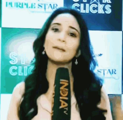 Ashi Singh Hosting GIF - Ashi Singh Hosting Interview GIFs