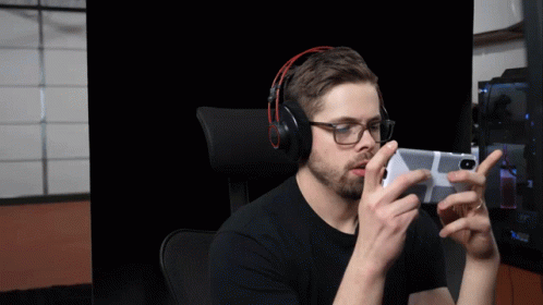Gaming Focused GIF - Gaming Focused Concentrating GIFs