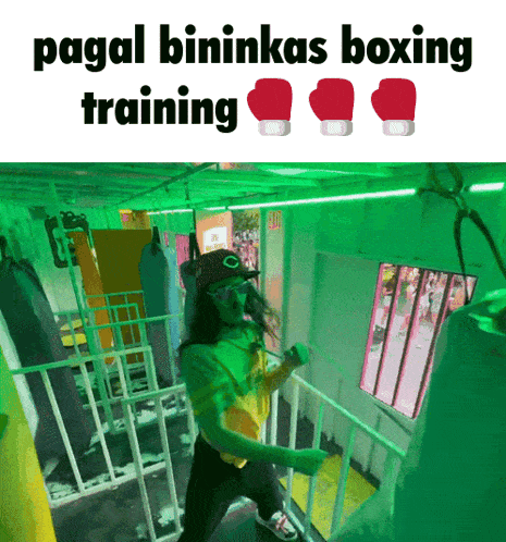 a picture of a woman with boxing gloves and the words " pagal bininkas boxing training "