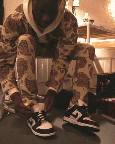 Tie Shoes Nigel Sylvester GIF - Tie Shoes Nigel Sylvester Getting Ready GIFs