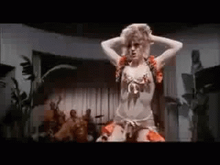 Bump And Grind Bernadette Peters GIF - Bump And Grind Bernadette Peters Sexy GIFs