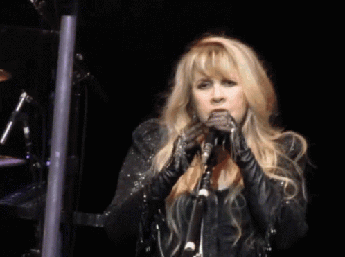 Stevie Nicks Clapping GIF - Stevie Nicks Clapping Clapping Hands GIFs