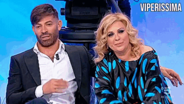 Una Cosa Assurda Viperissima GIF