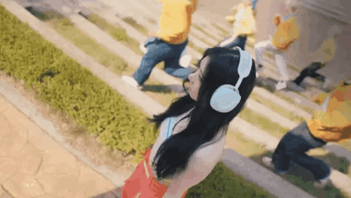 Itzy Chaeryeong GIF - Itzy Chaeryeong Headphones GIFs