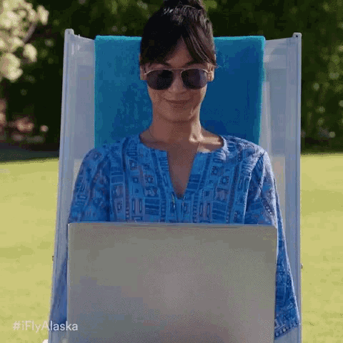 Vacation On Work Off GIF - Vacation On Work Off Chill GIFs