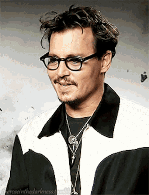Johnny Depp Laugh GIF - Johnny Depp Laugh Handsome GIFs