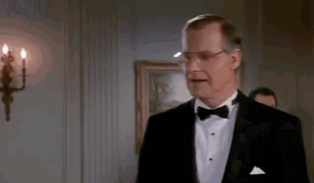 Naked Gun2 Frank Drebin GIF
