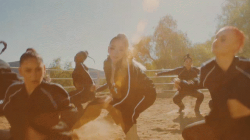 Whats Up Cl GIF - Whats Up Cl Chuck Song GIFs