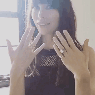 Jessica Biel Hands GIF - Jessica Biel Jessica Biel GIFs