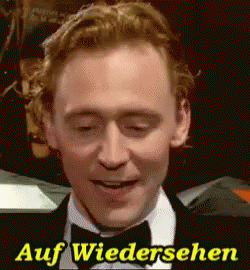 Tom Hiddleston Sagt Auf Wiedersehen - Auf Wiedersehen GIF - Auf Wiedersehen Auf Wiedersehen GIFs