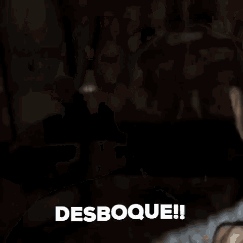a man with a beard is saying desboque