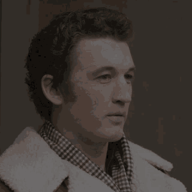 Takes One To Know One Albert S Ruddy GIF - Takes One To Know One Albert S Ruddy Miles Teller GIFs