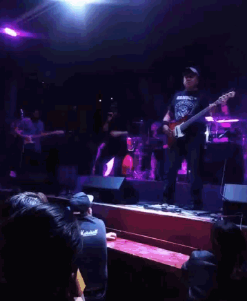 Eileen Sing GIF