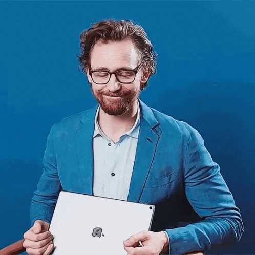 Tom Hiddleston Loki GIF - Tom Hiddleston Loki Laptop GIFs