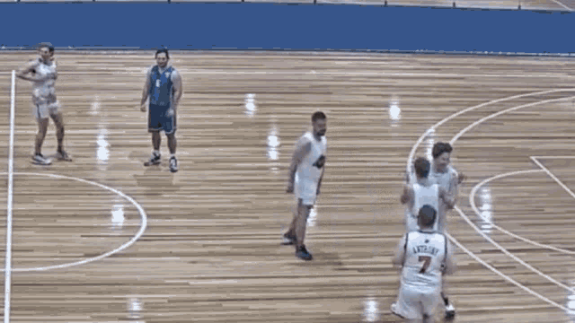 Wild Meese Wild Wild Meese GIF - Wild Meese Wild Wild Meese Meese Basketball GIFs