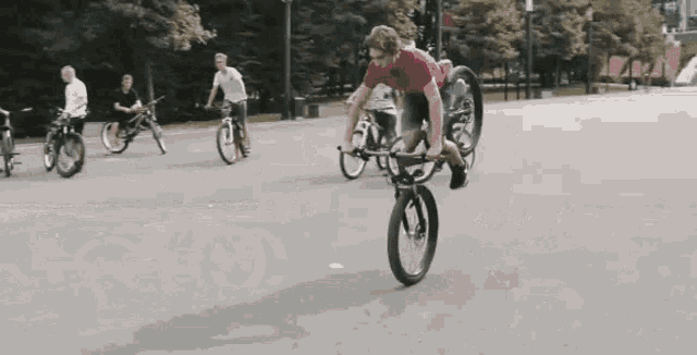 Stopiee Bike Trick GIF - Stopiee Bike Trick Cycle GIFs