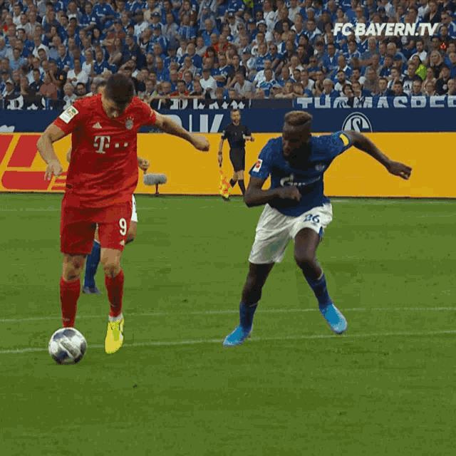 a soccer game is being shown on fc bayern tv