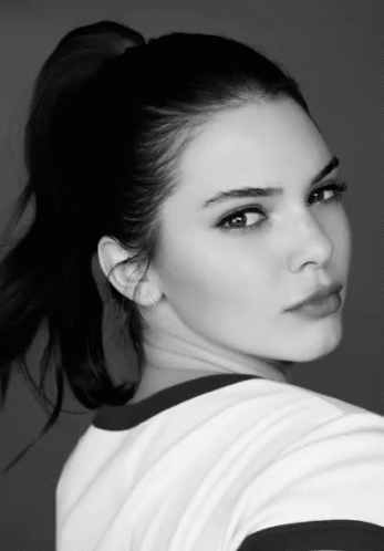 Kendall Jenner Look GIF - Kendall Jenner Look Stare GIFs