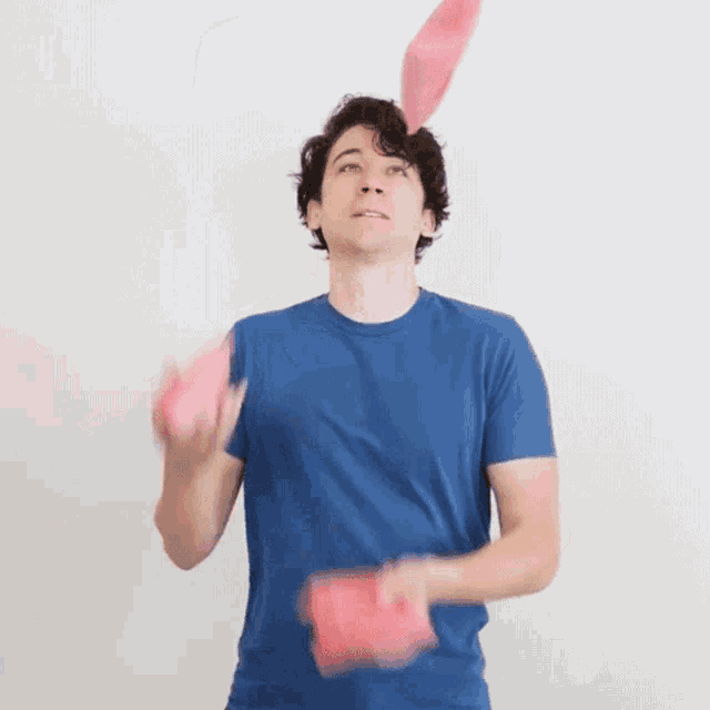 Juggling Daniel Thrasher GIF - Juggling Daniel Thrasher Juggler GIFs