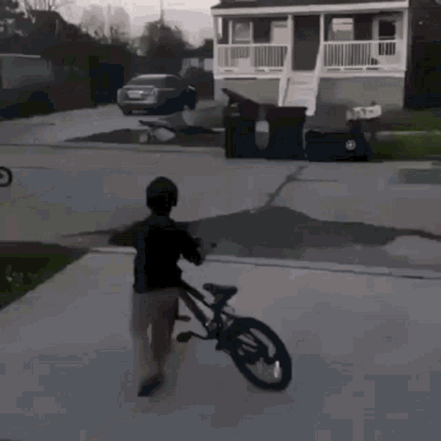 Kid Bike GIF - Kid Bike Wheelie GIFs
